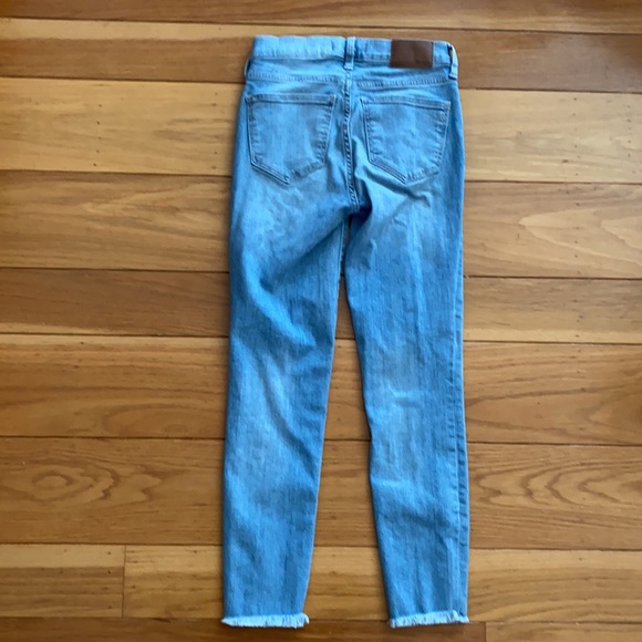 MADEWELL 9" High-Rise Skinny Crops: Button-Front - Picture 5 of 11